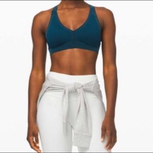 Lululemon Regenerate Bra on Night Diver